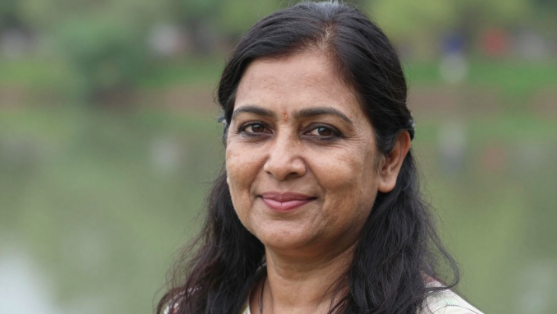 Understanding Estrogen Replacement Therapy: Benefits, Risks, and Alternatives